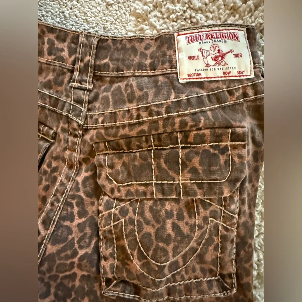True Religion Brown Leopard Print Women Jeans - Picture 8 of 8